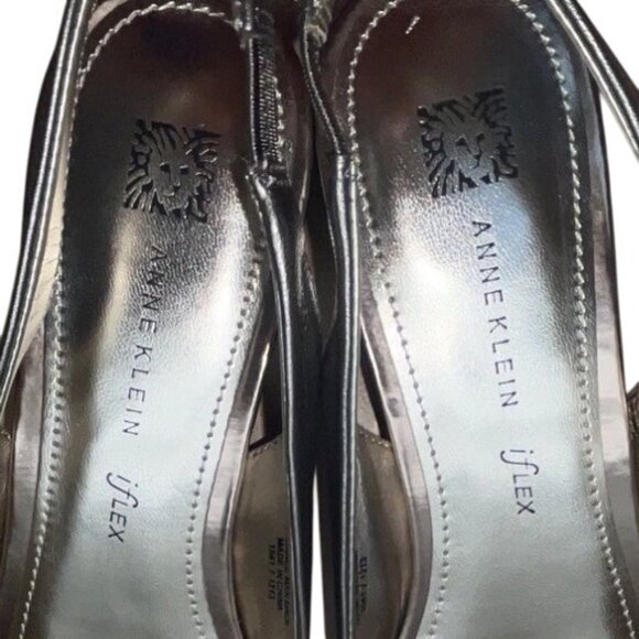 Anne Klein Ludwik Metallic Rhinestone Floral Design Slingback Sandals Sz 9.5M - Picture 7 of 10